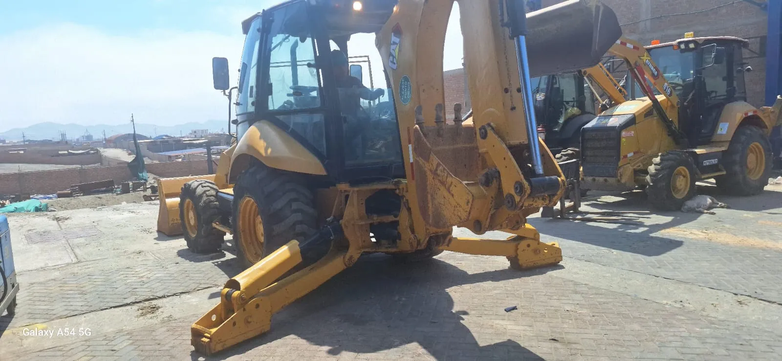 Retroexcavadora CATERPILLAR 416E (2012)