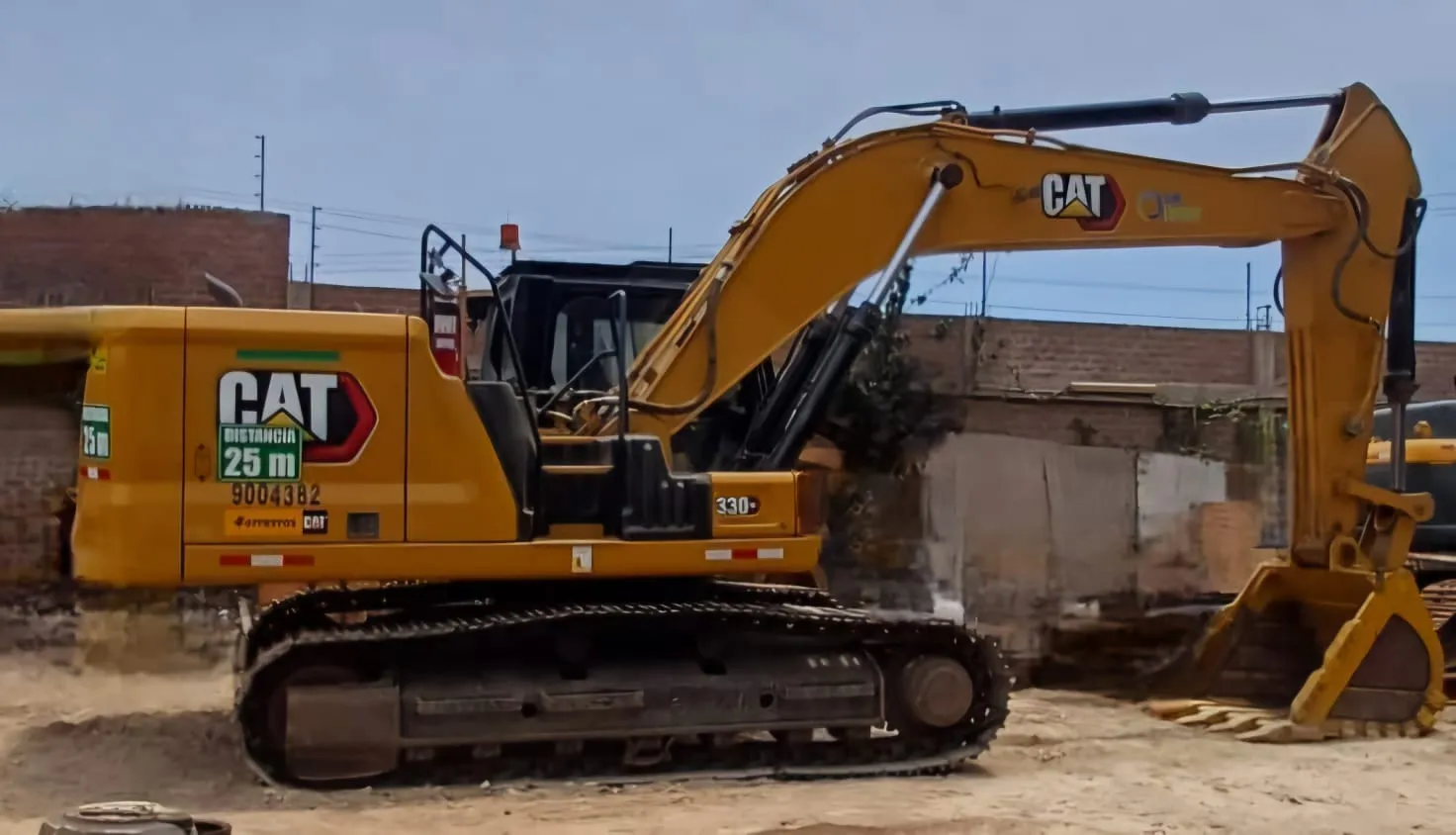 Excavadora sobre orugas CATERPILLAR 330GC (2022)