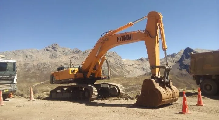 Excavadora sobre orugas HYUNDAI ROBEX 500 LC-7A (2013)