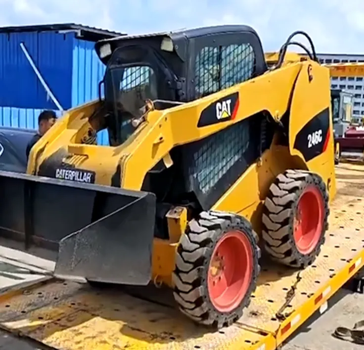 Minicargador CATERPILLAR 246D (2016)