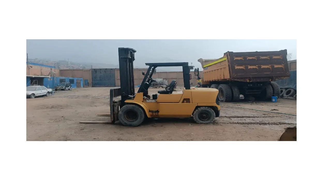 Montacargas CATERPILLAR DP50 (2010)