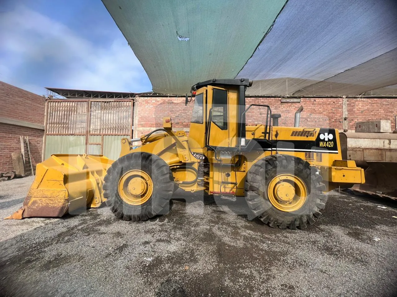 Cargador frontal KOMATSU WA420-1 (2006)
