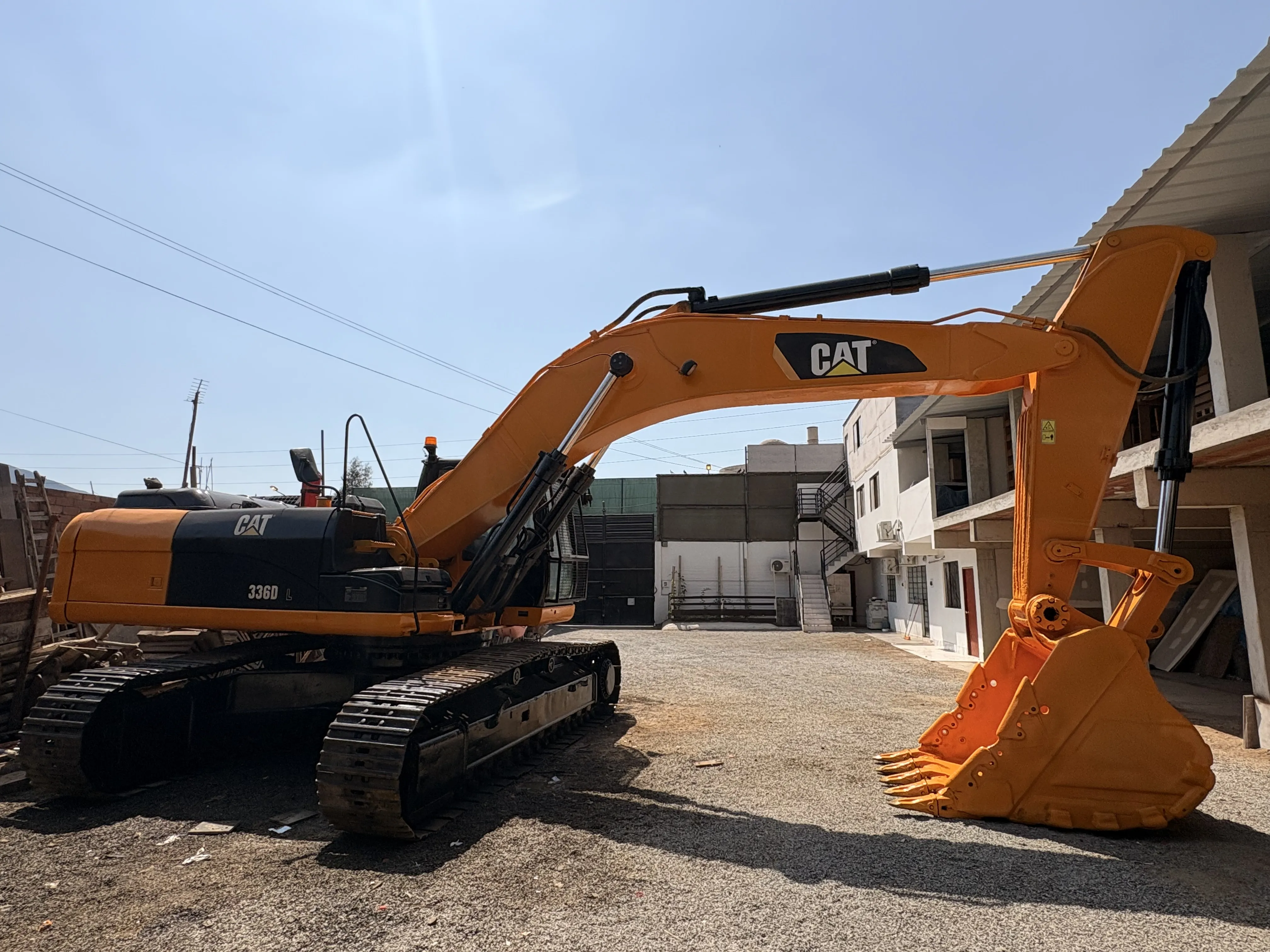 Excavadora sobre orugas CATERPILLAR 336 D L (2011)