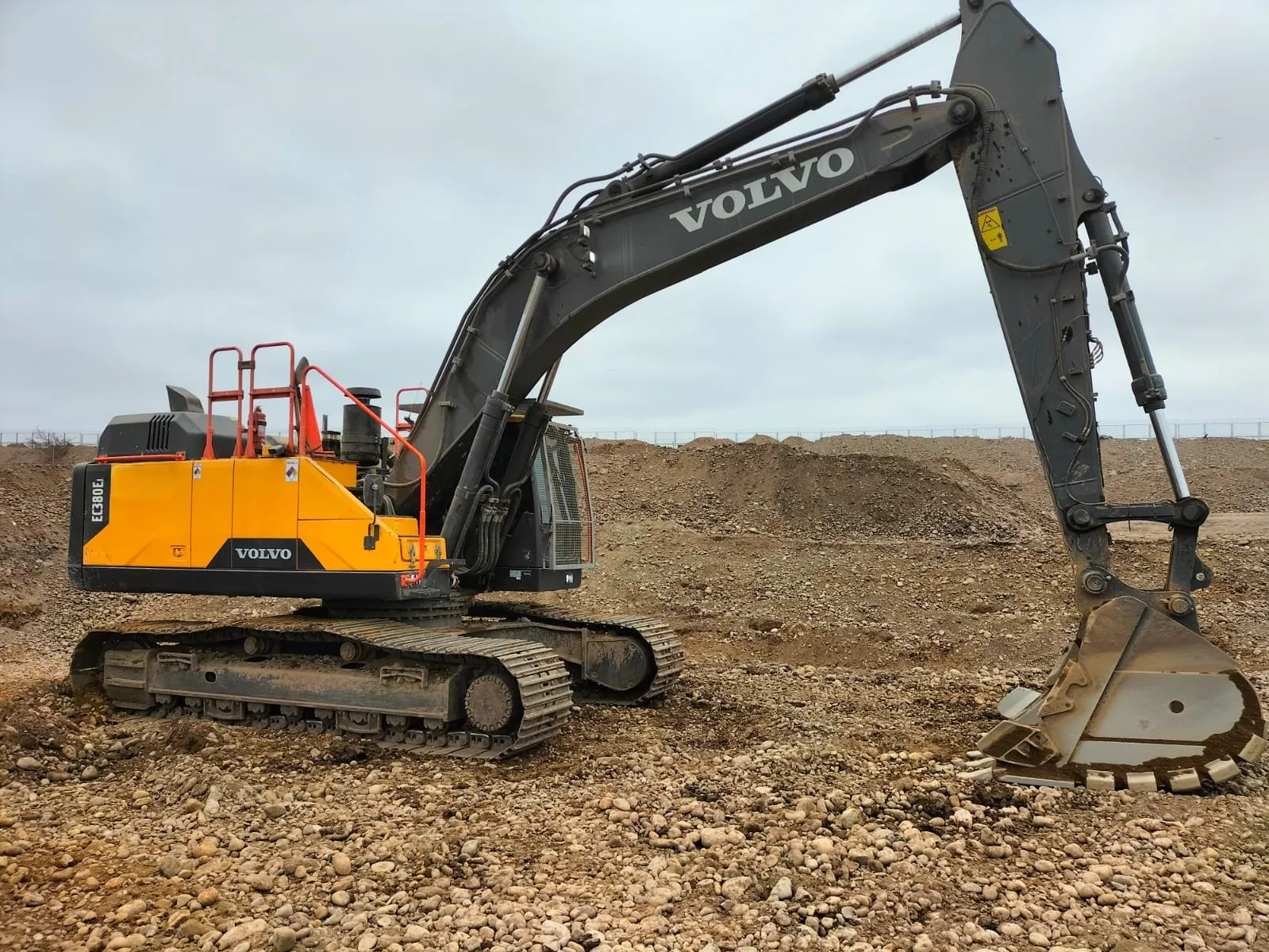 Excavadora sobre orugas VOLVO EC380EL (2018)