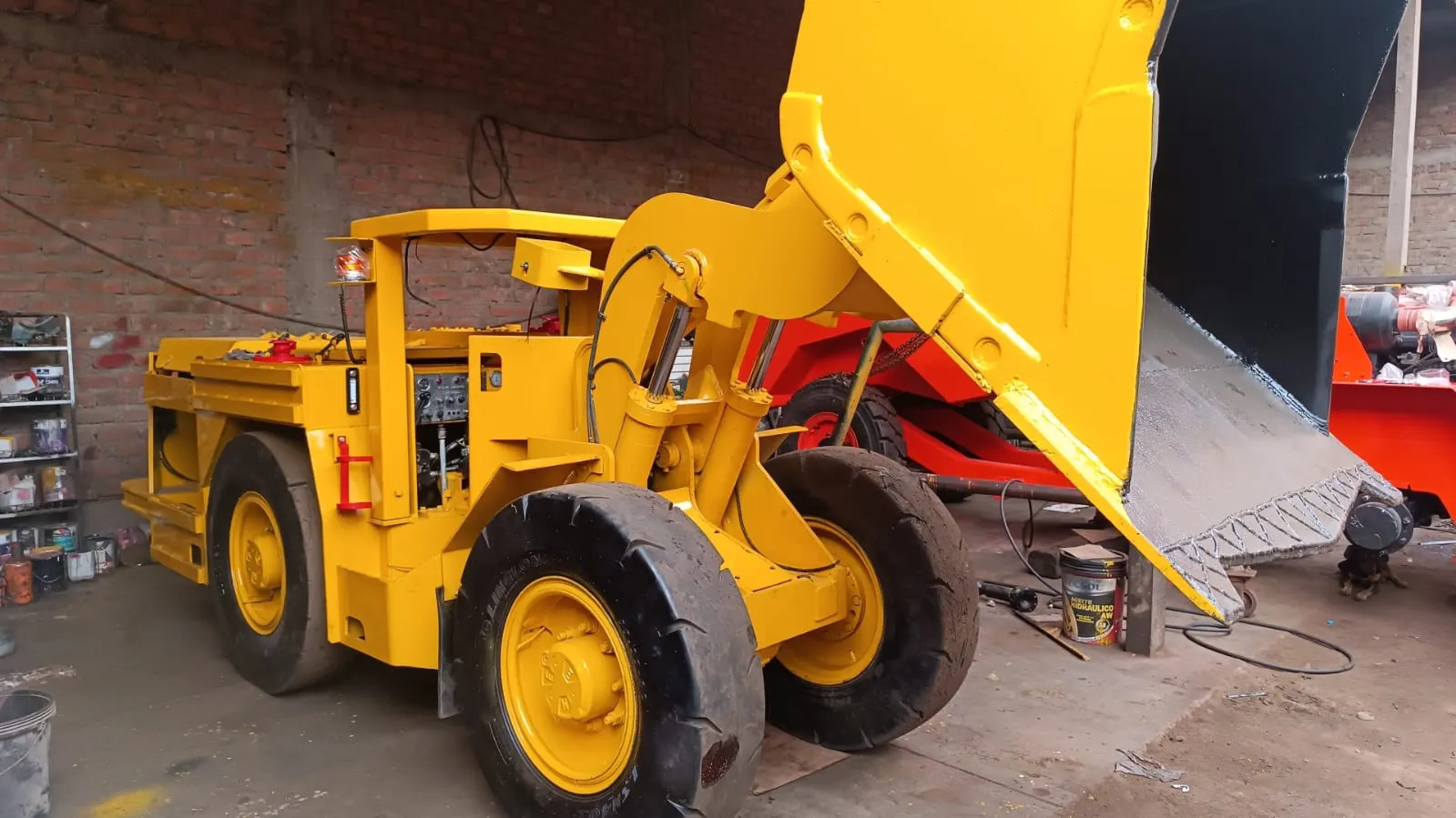 Cargador de bajo perfil ATLAS COPCO CTH-2500D (2020) - Foto # 2