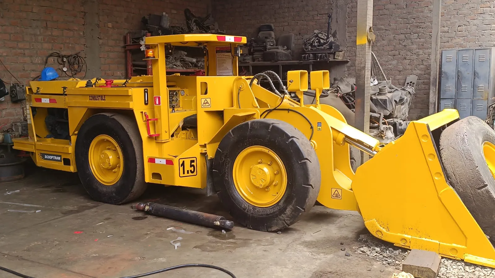 Cargador de bajo perfil ATLAS COPCO CTH-2500D (2020) - Foto # 4