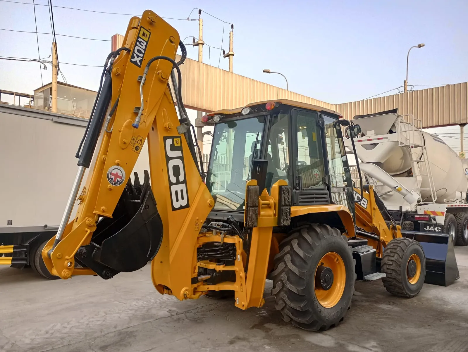 Retroexcavadora JCB 3CX (2024) - Foto # 1