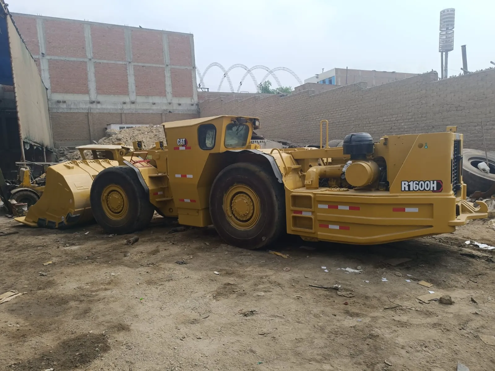 Cargador de bajo perfil CATERPILLAR R1600H (2019) - Foto # 10