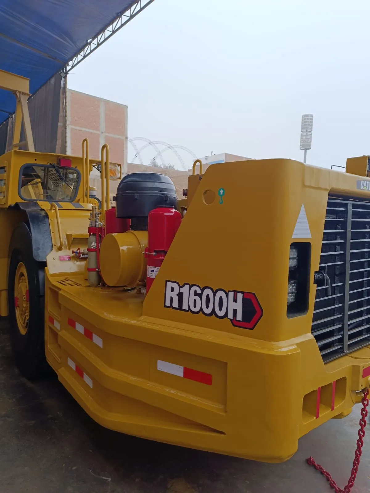 Cargador de bajo perfil CATERPILLAR R1600G (2016) - Foto # 4