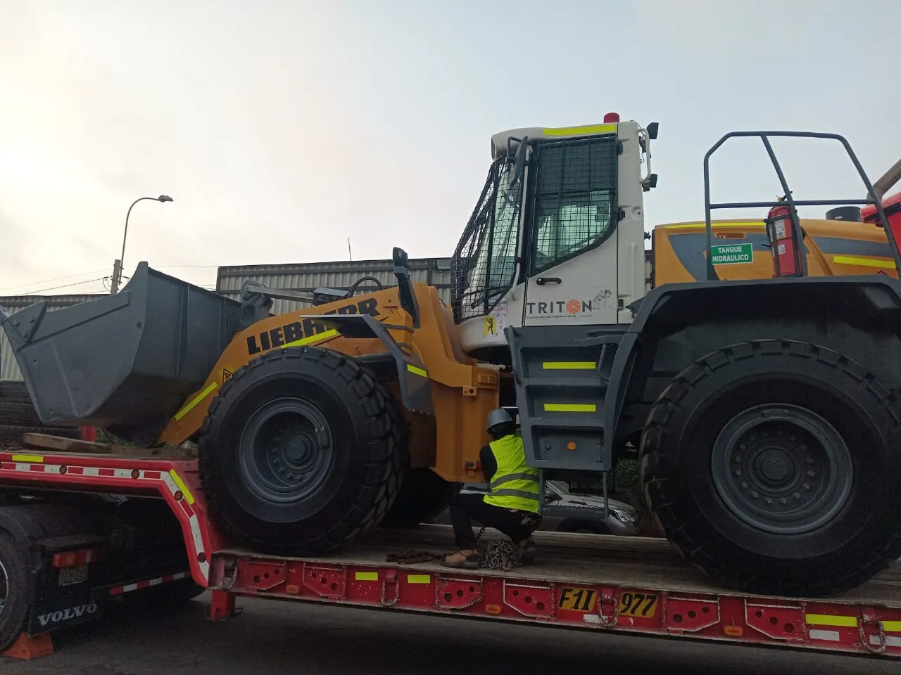 Cargador frontal LIEBHERR L550 (2021) - Foto # 4