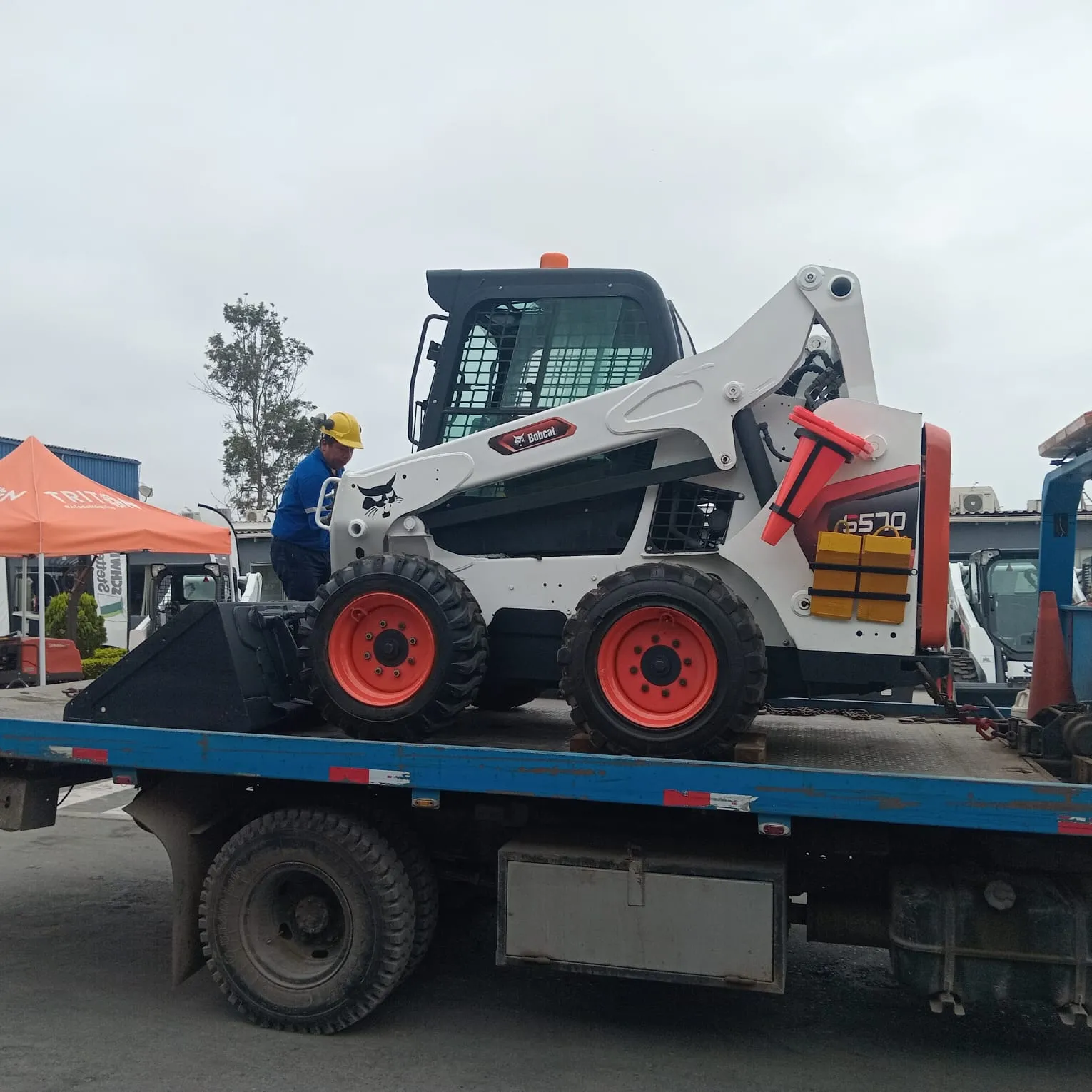 Minicargadores BOBCAT S570 (2022) - Foto # 4