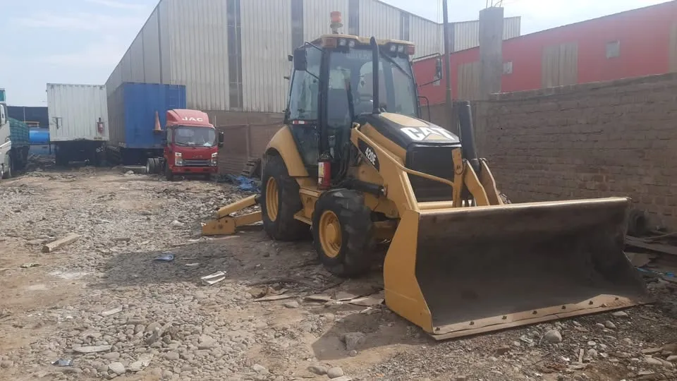 Retroexcavadora CATERPILLAR 420E (2012) - Foto # 2