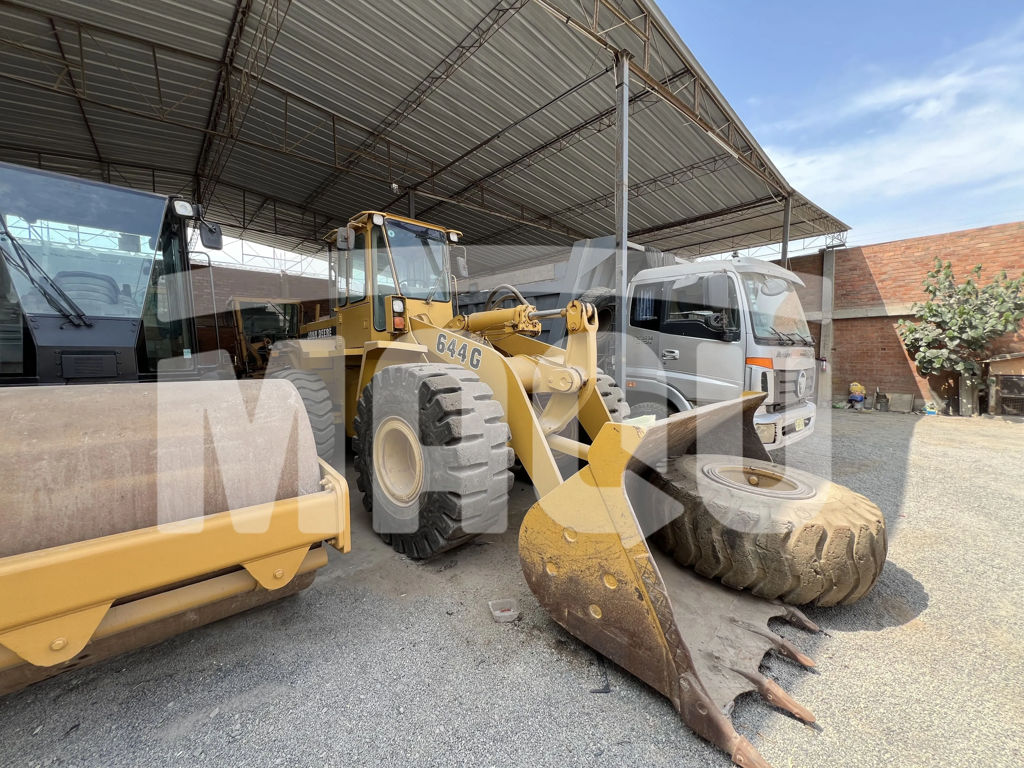 Cargador frontal JOHN DEERE 644G (2004)