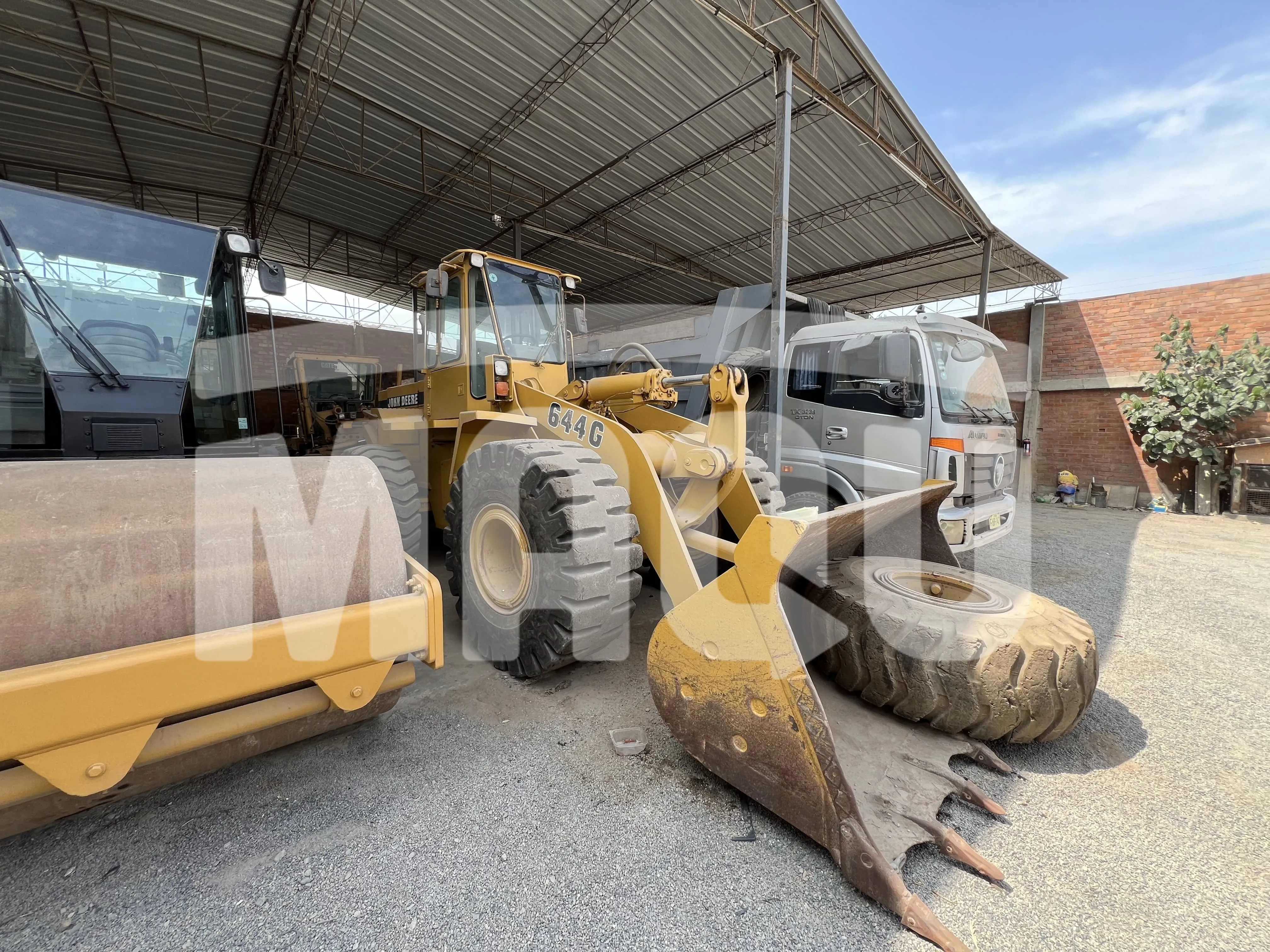 Cargador frontal JOHN DEERE 644G (2004) - Foto # 2