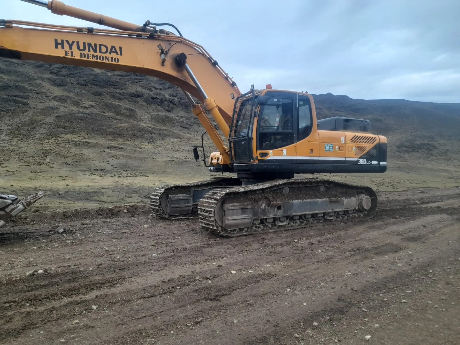 Excavadora HYUNDAI ROBEX 380 LC-9SH  (2013) - Foto # 7