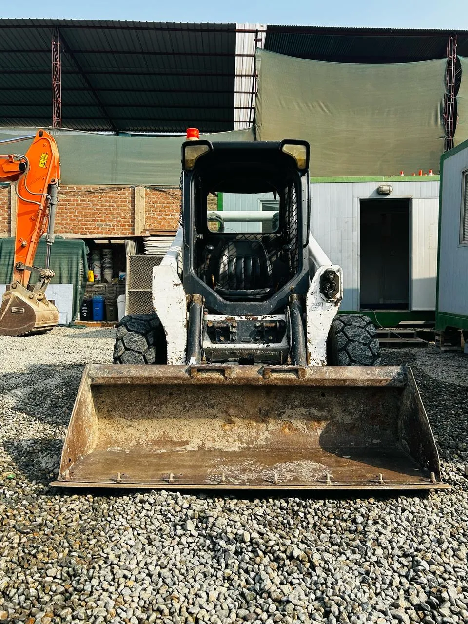 Minicargador BOBCAT S650 (2013) - Foto # 7