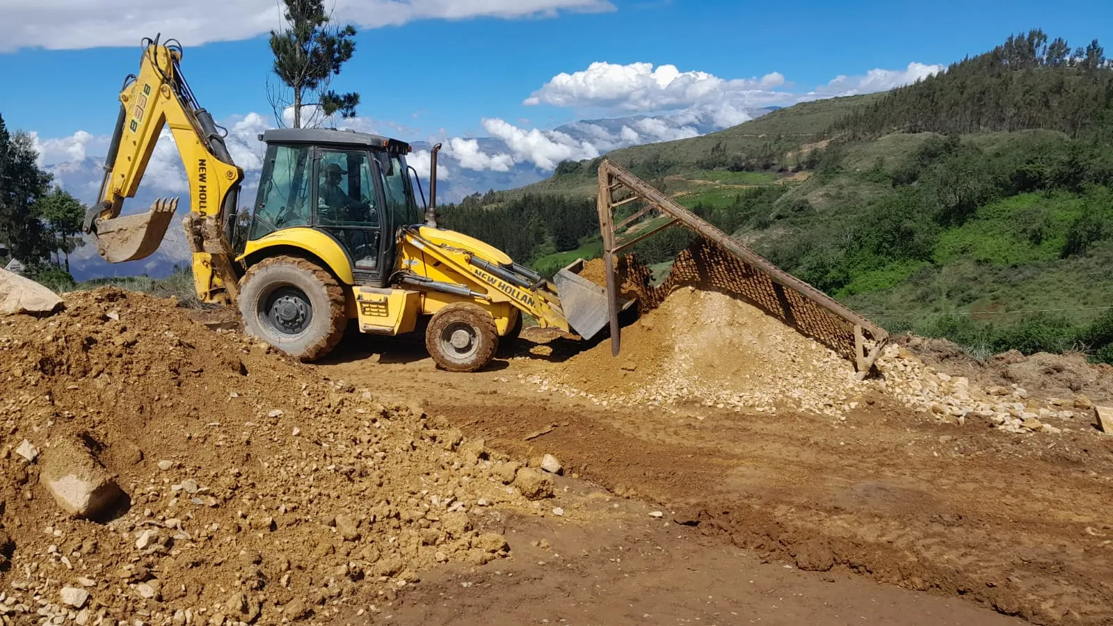 Retroexcavadora NEW HOLLAND B95B (2019) - Foto # 5