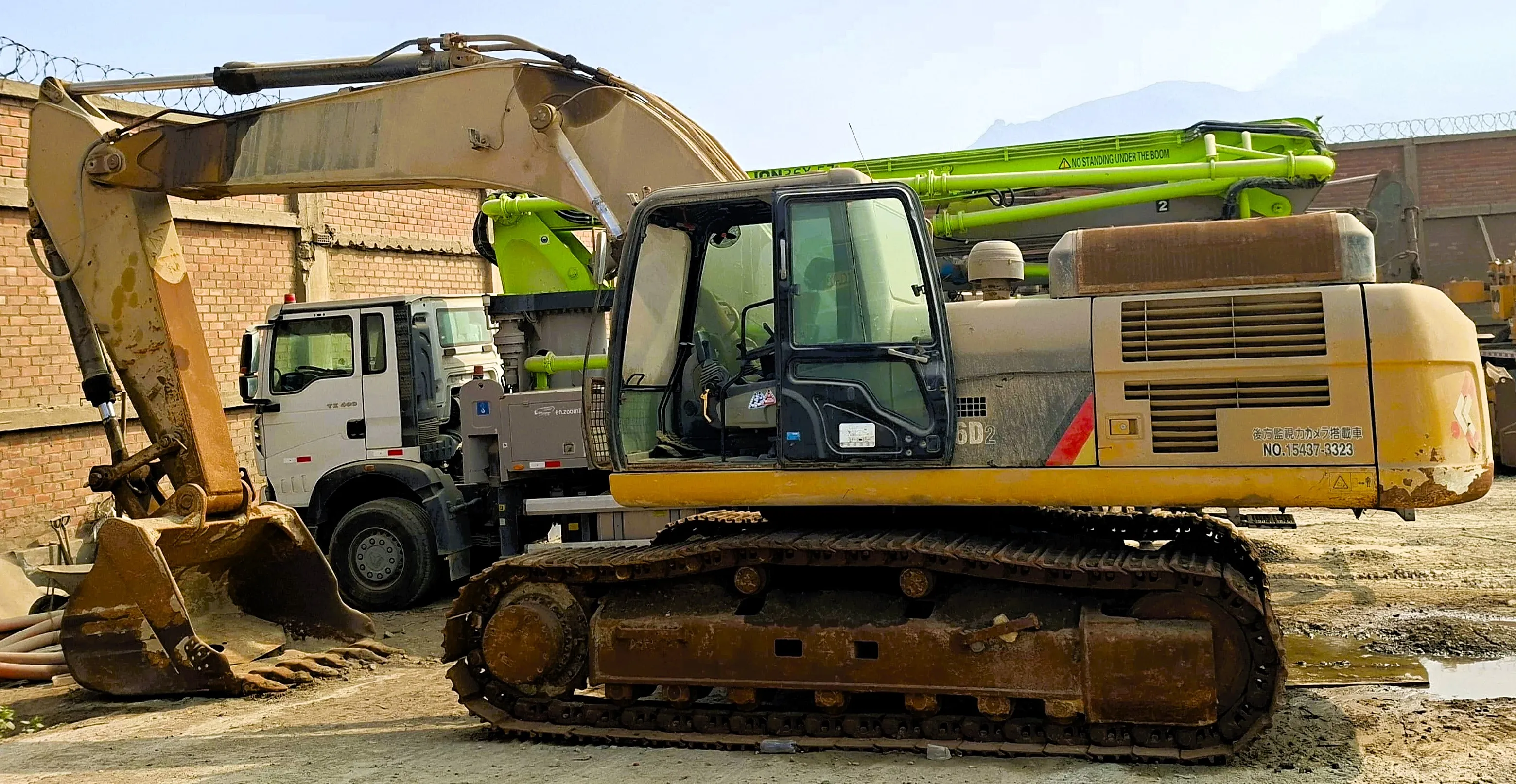 Excavadora CATERPILLAR 336D2 (2015)