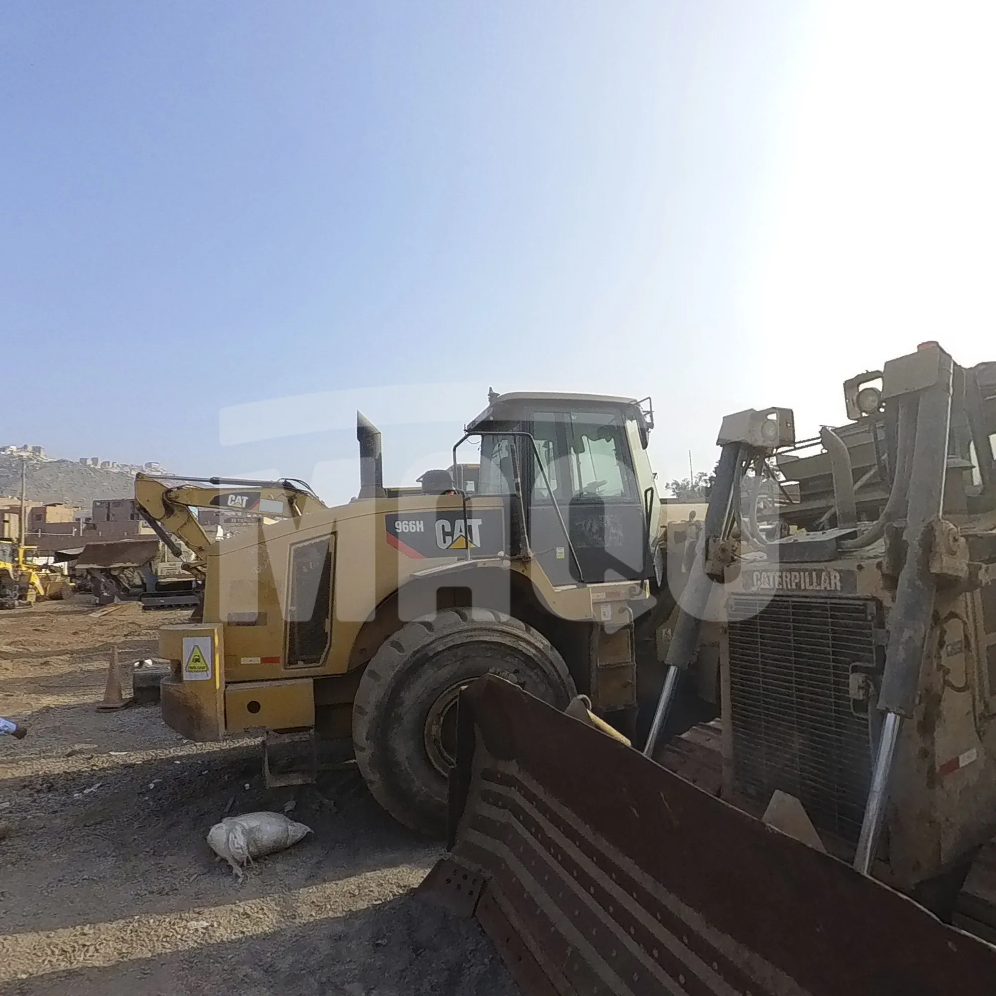 Cargador frontal CATERPILLAR 966H (2014) - Foto # 6