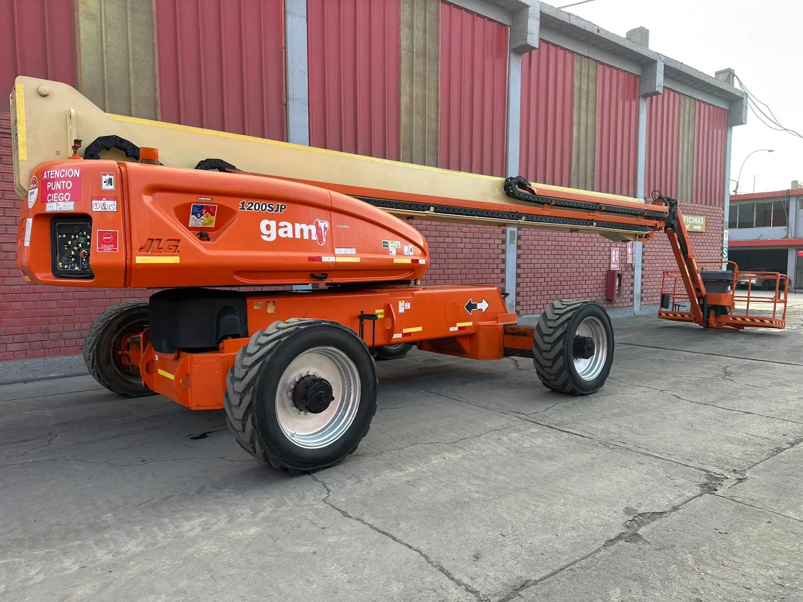 Plataforma de elevación JLG 1200SJP (2007) - Foto # 2