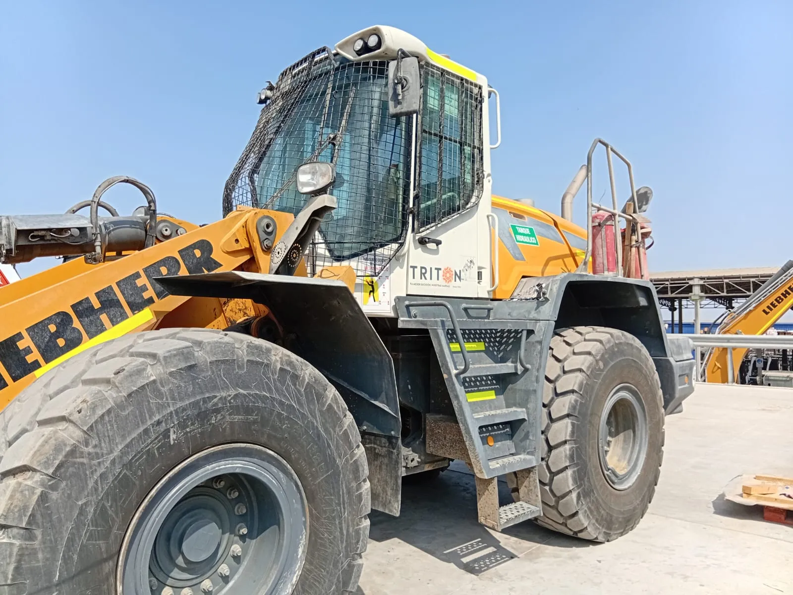 Cargador frontal LIEBHERR L550 (2021)