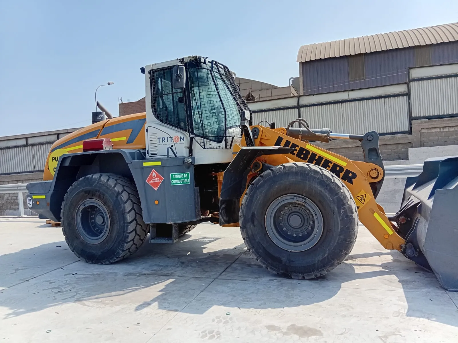 Cargador frontal LIEBHERR L550 (2021) - Foto # 2