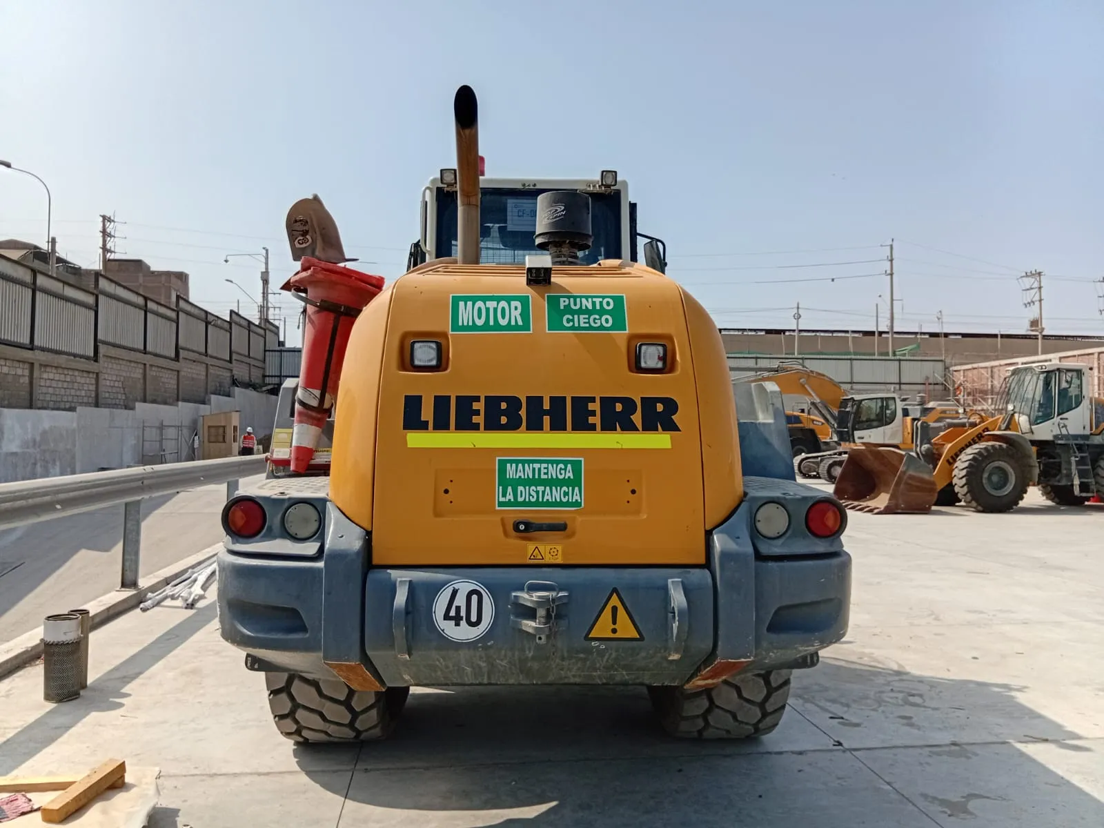 Cargador frontal LIEBHERR L550 (2021) - Foto # 3