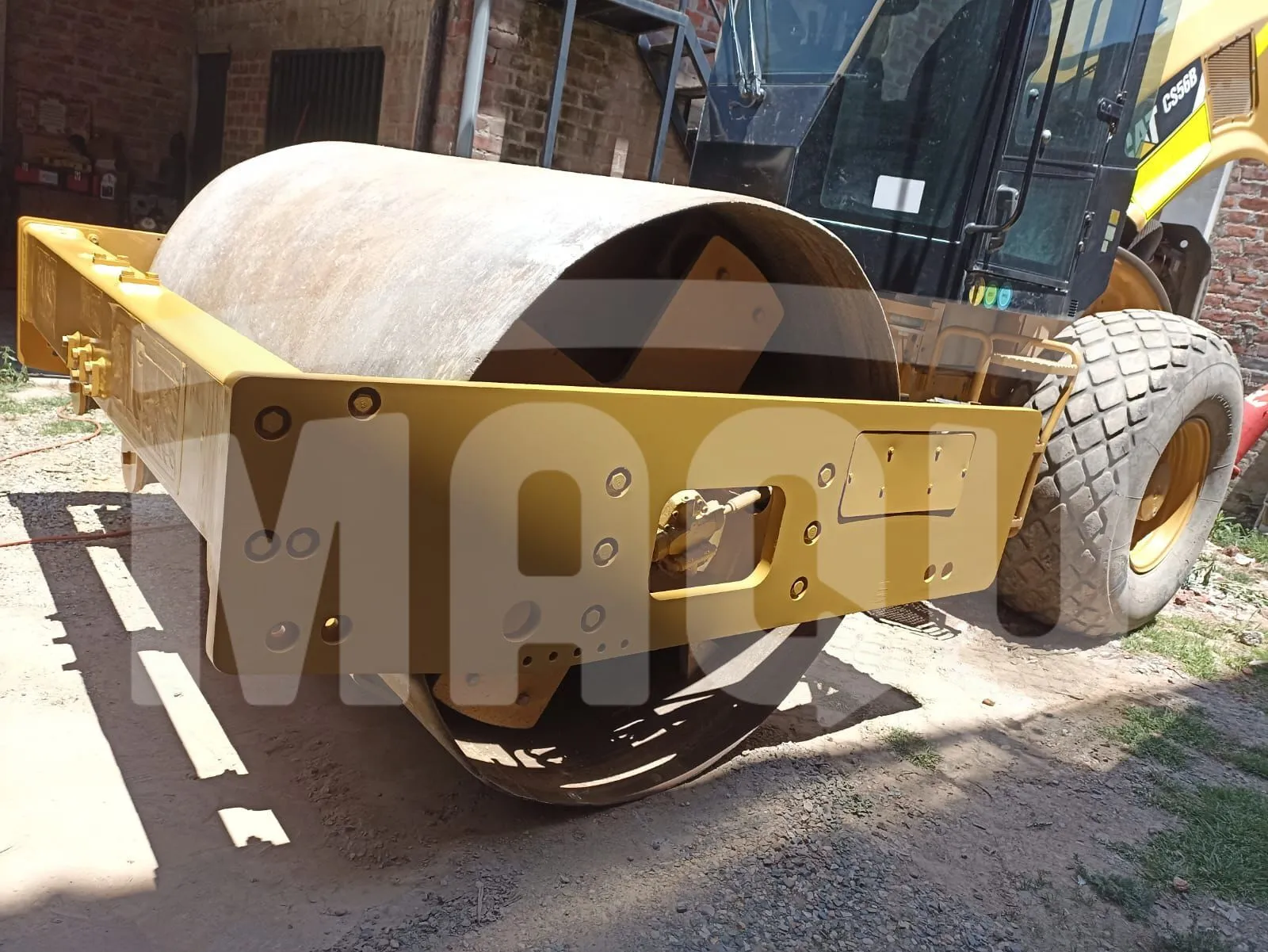 Rodillo CATERPILLAR C556B (2019)