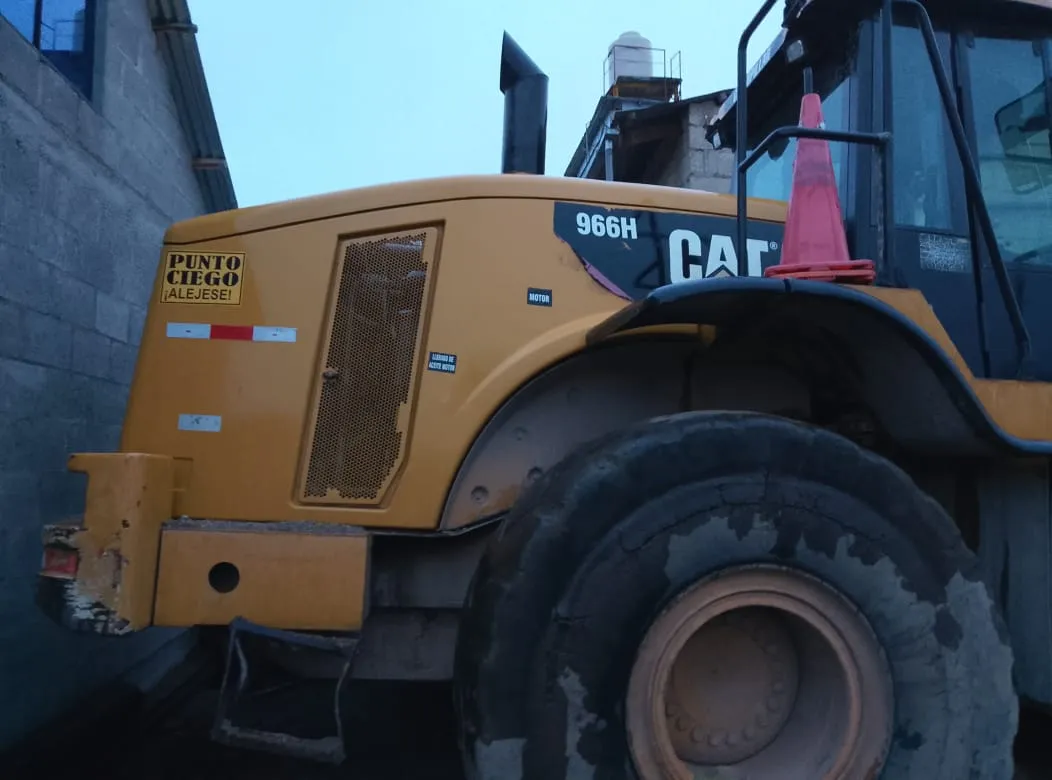 Cargador frontal CATERPILLAR 966H (2014) - Foto # 3