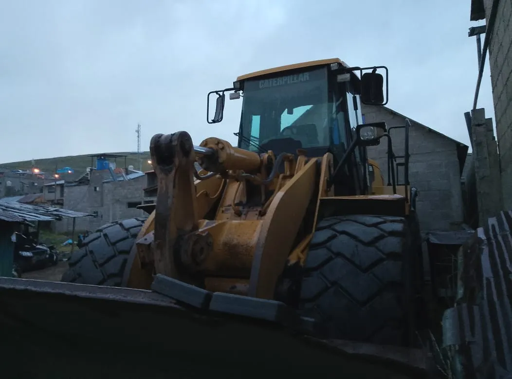 Cargador frontal CATERPILLAR 966H (2014)