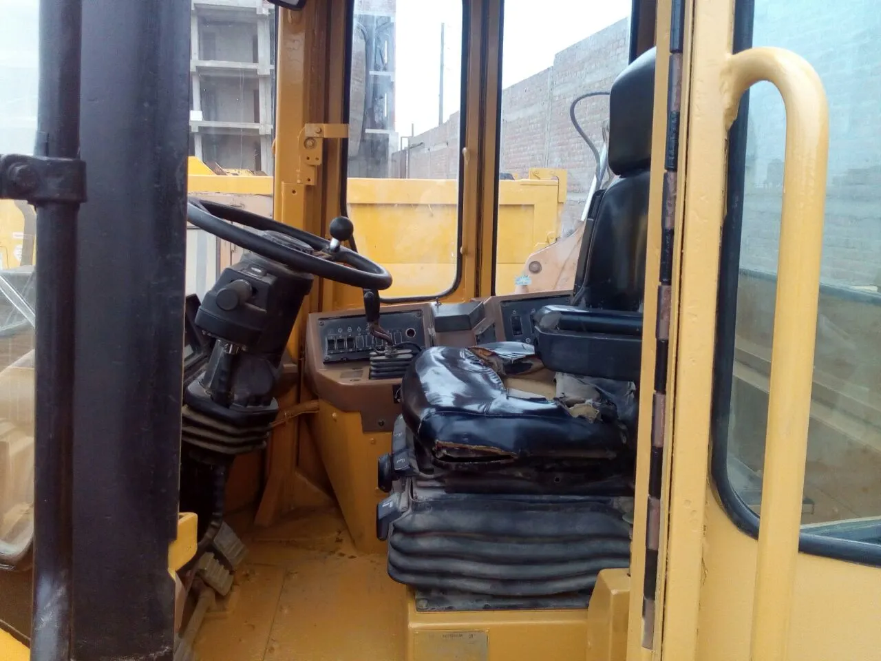 Cargador frontal CATERPILLAR 966F (2001) - Foto # 4