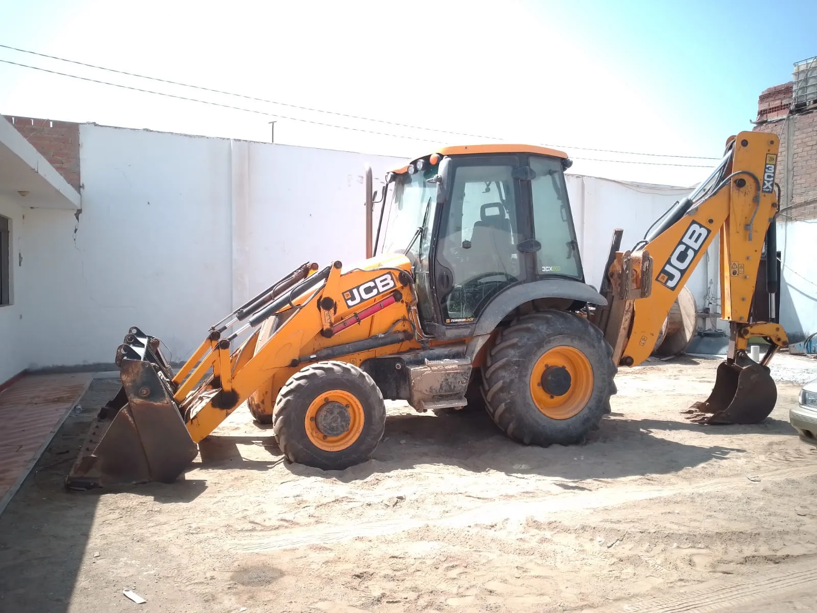Retroexcavadora JCB 3CX ECO (2023)