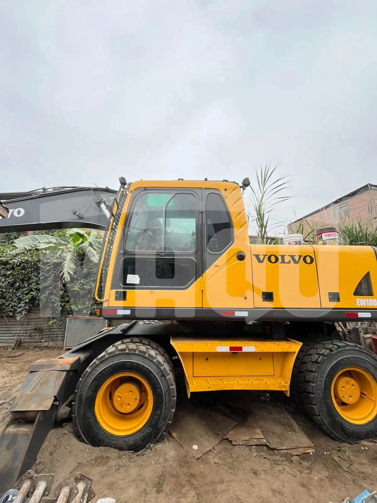 Excavadora sobre orugas VOLVO 180B (2005) - Foto # 3