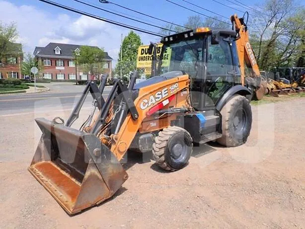 Retroexcavadora CASE 580SN (2017)