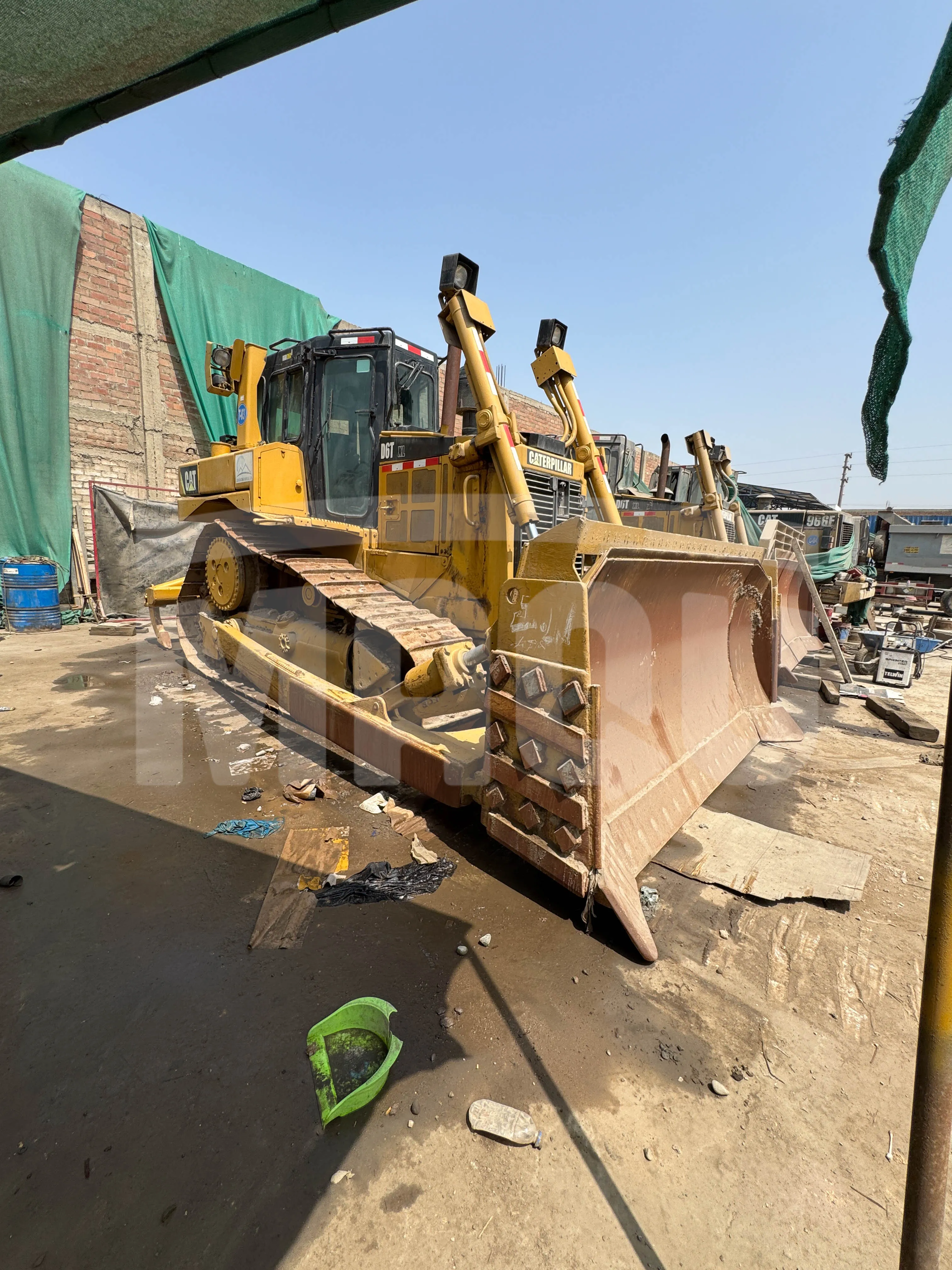 Tractor de oruga CATERPILLAR D6T (2012) - Foto # 4