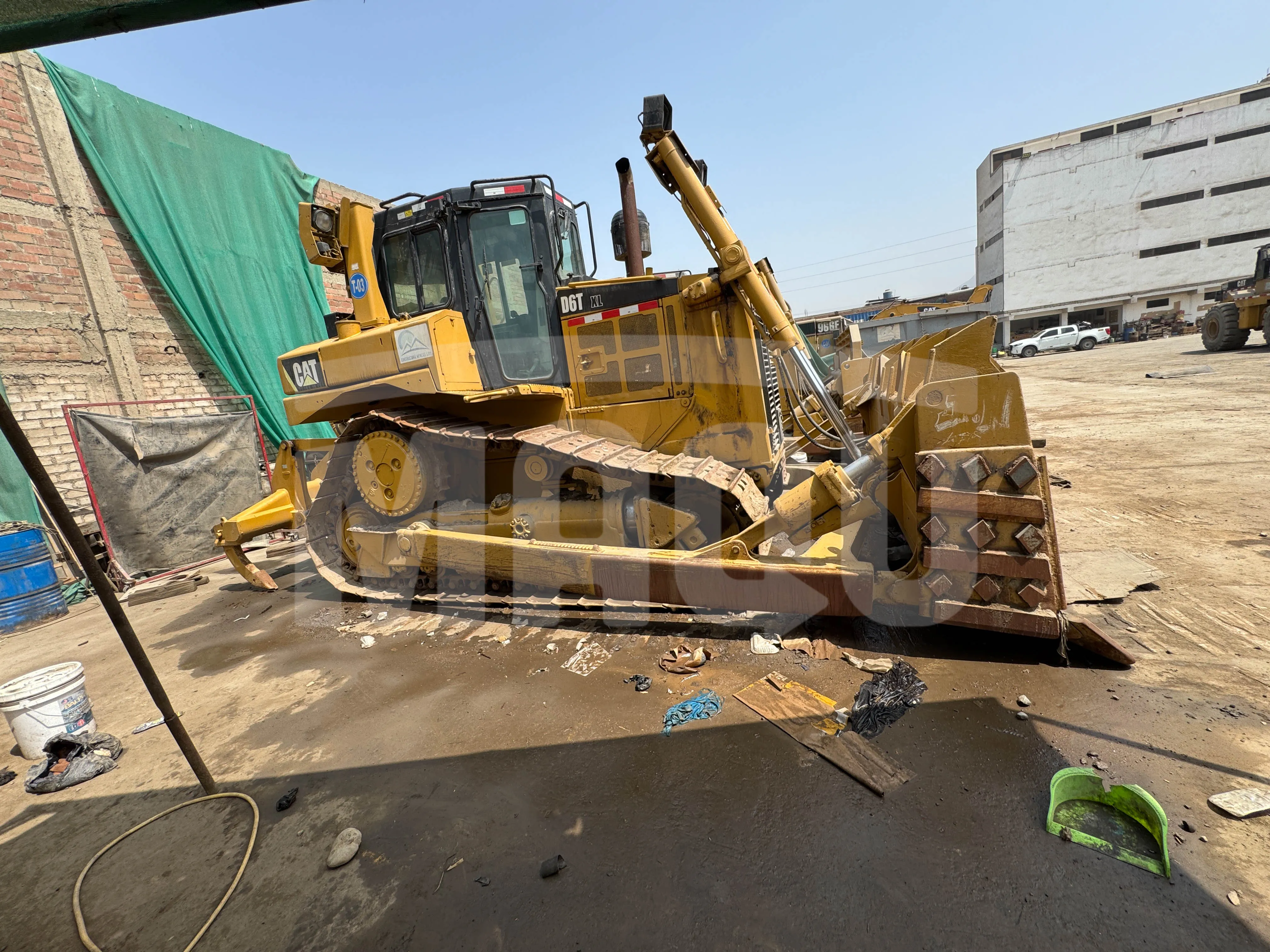 Tractor de oruga CATERPILLAR D6T (2012)