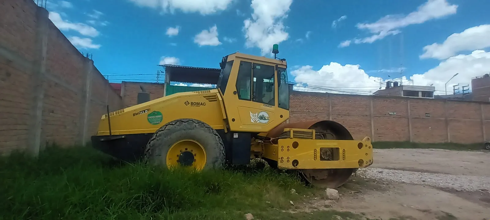 Rodillo BOMAG WB211-D40 (2014) - Foto # 3