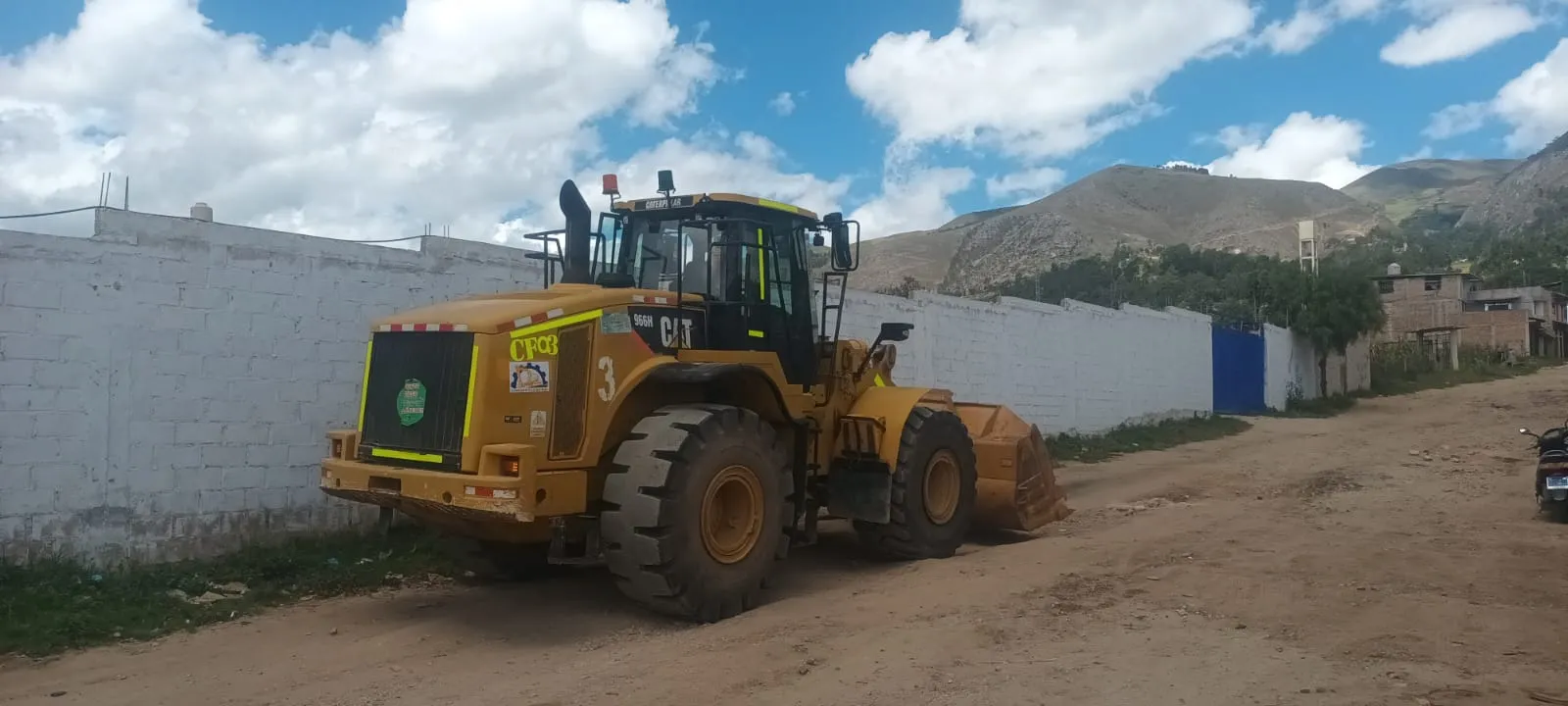 Cargador frontal CATERPILLAR 966H (2012) - Foto # 3
