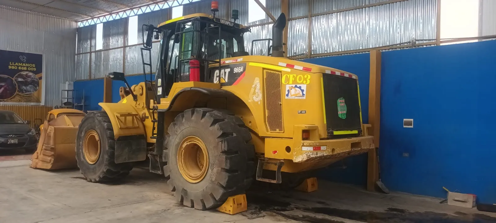 Cargador frontal CATERPILLAR 966H (2012) - Foto # 4