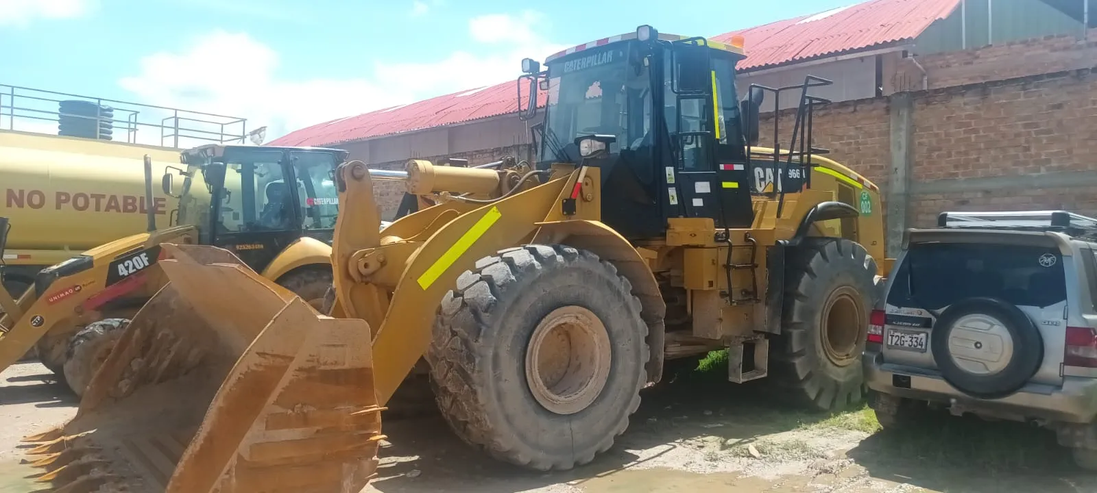 Cargador frontal CATERPILLAR 966H (2012) - Foto # 2