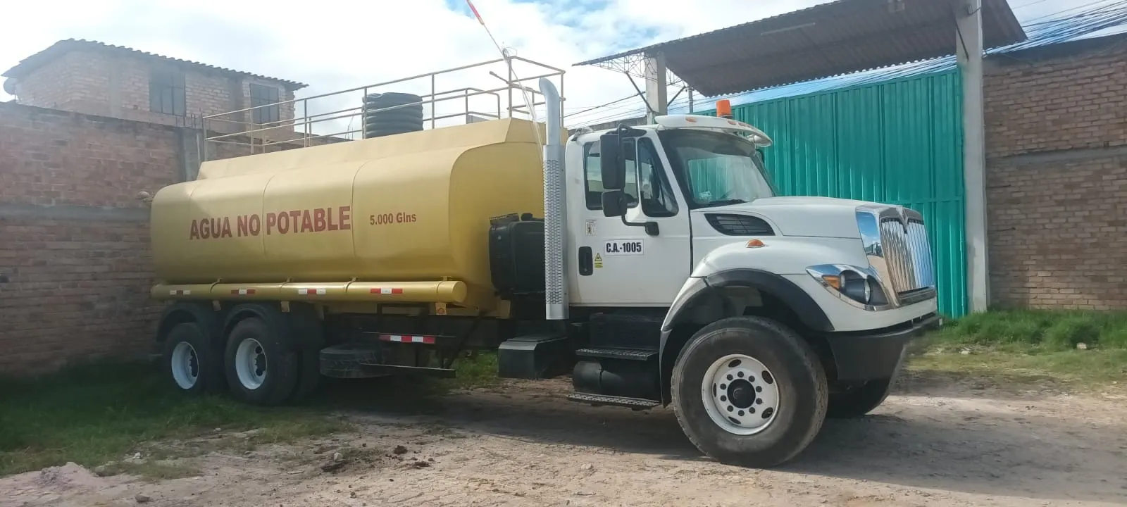 Volquete INTERNATIONAL 7600 WORKSTAR (2015) - Foto # 4