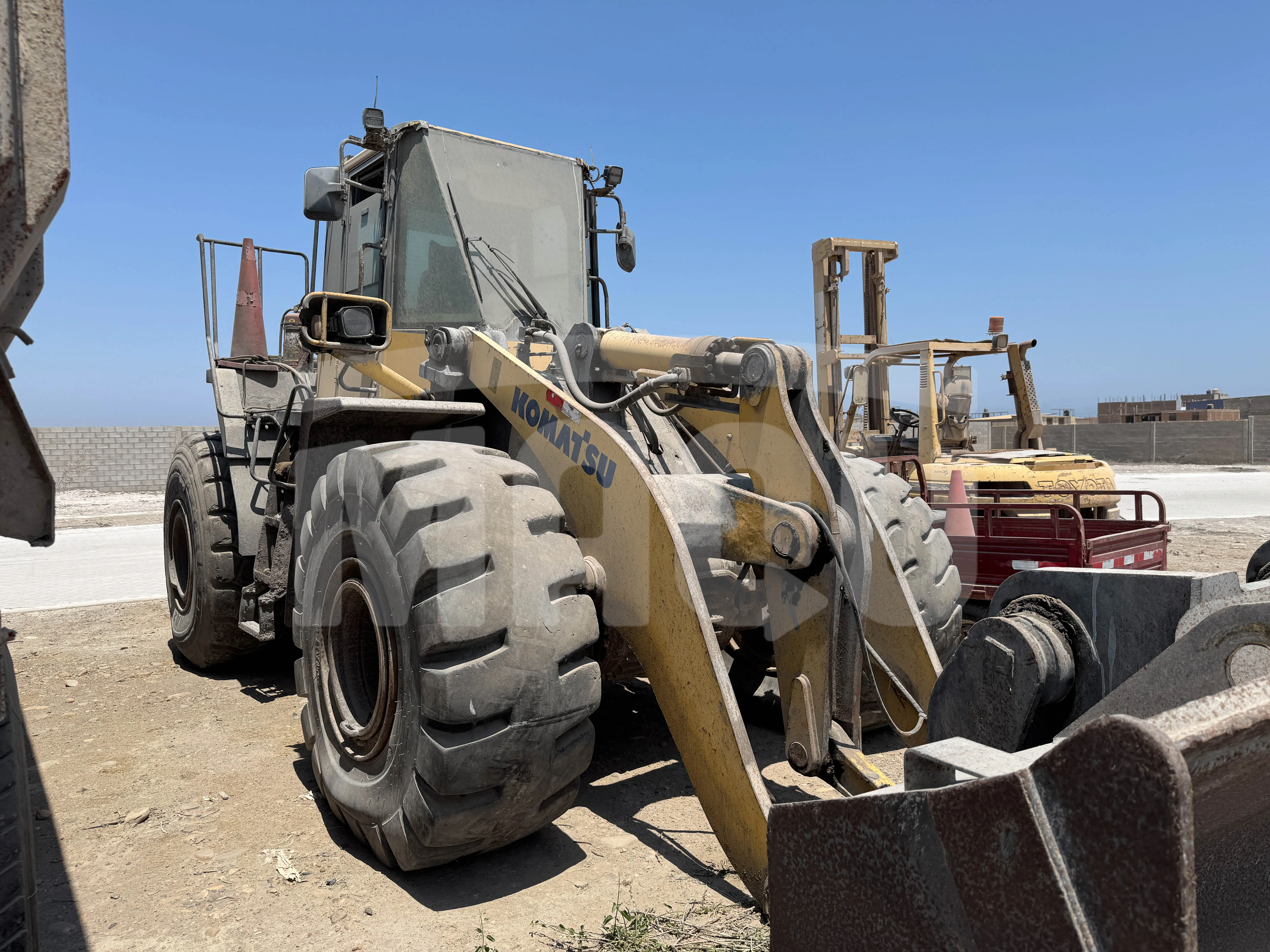 Cargador frontal KOMATSU WA470-6A (2011)