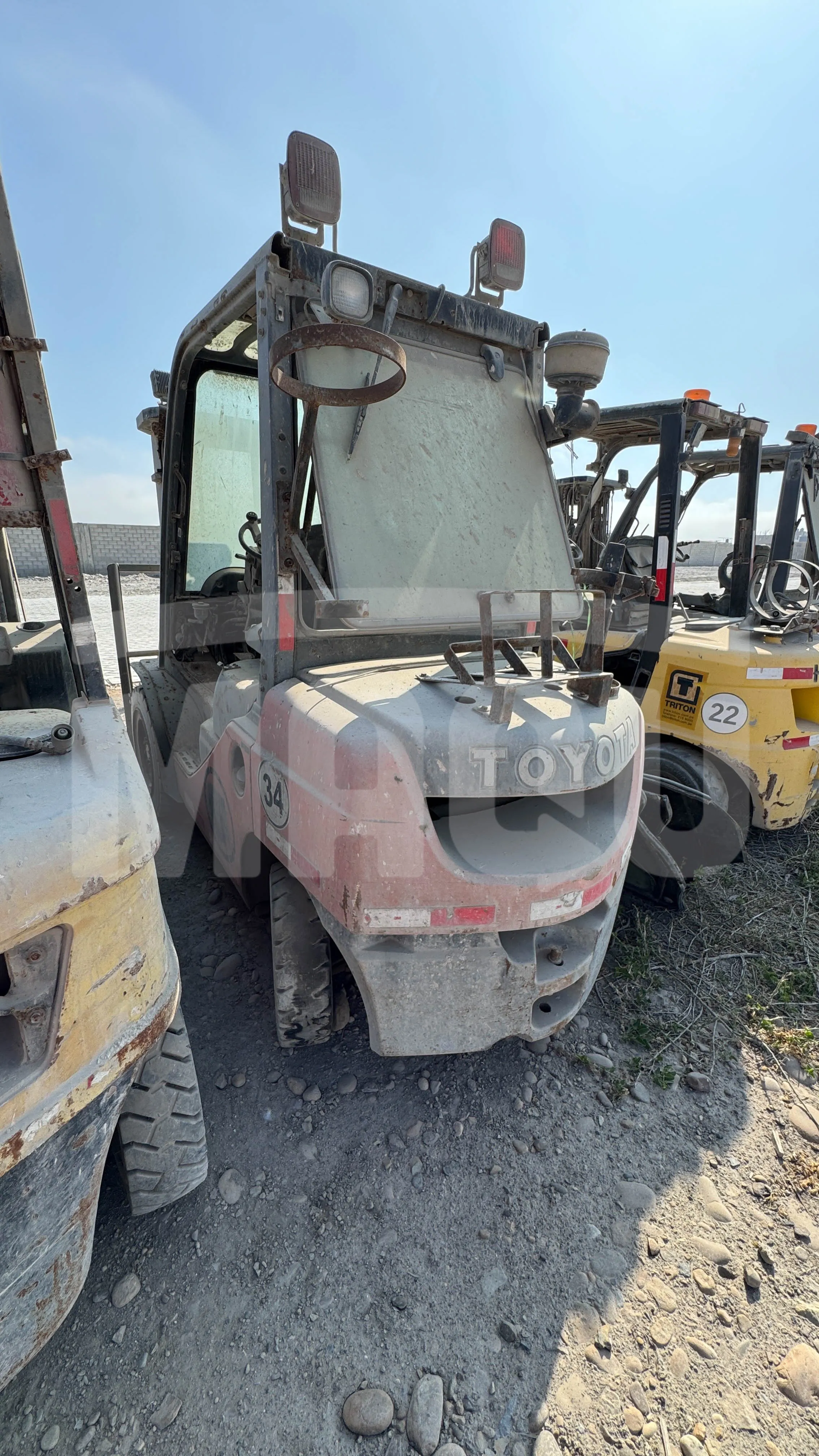 Montacargas TOYOTA 72-8FD30 (2013)