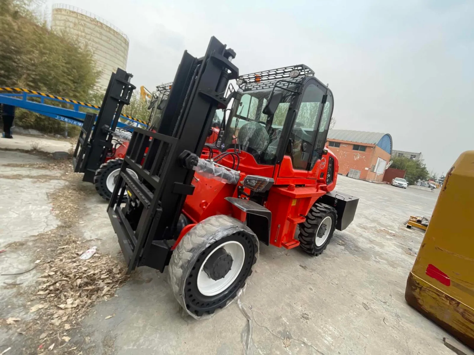 Montacargas HENGWANG HWC-35A (2025) - Foto # 3