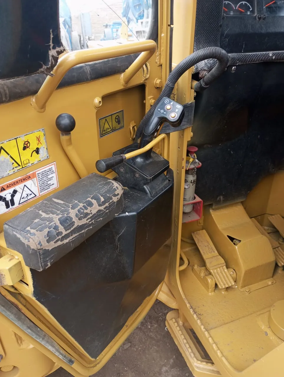 Cargador de bajo perfil CATERPILLAR R1300 (2012) - Foto # 3