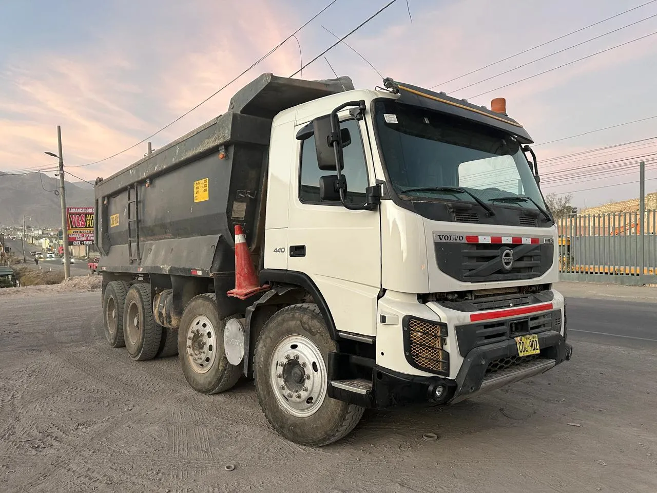 Volquete VOLVO FMX 440 (2012) - Foto # 4