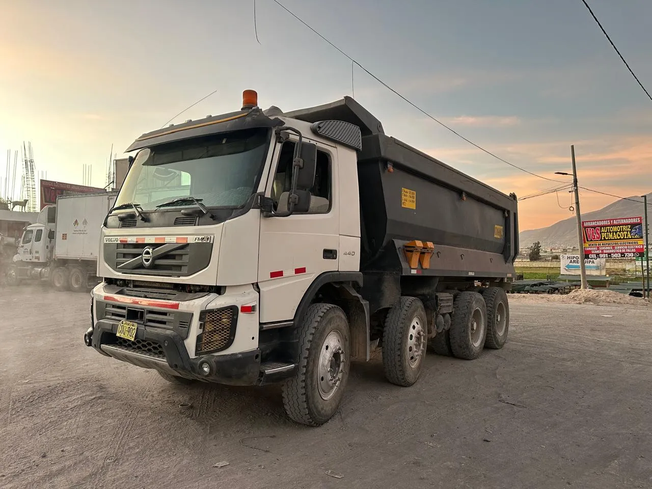 Volquete VOLVO FMX 440 (2012) - Foto # 3