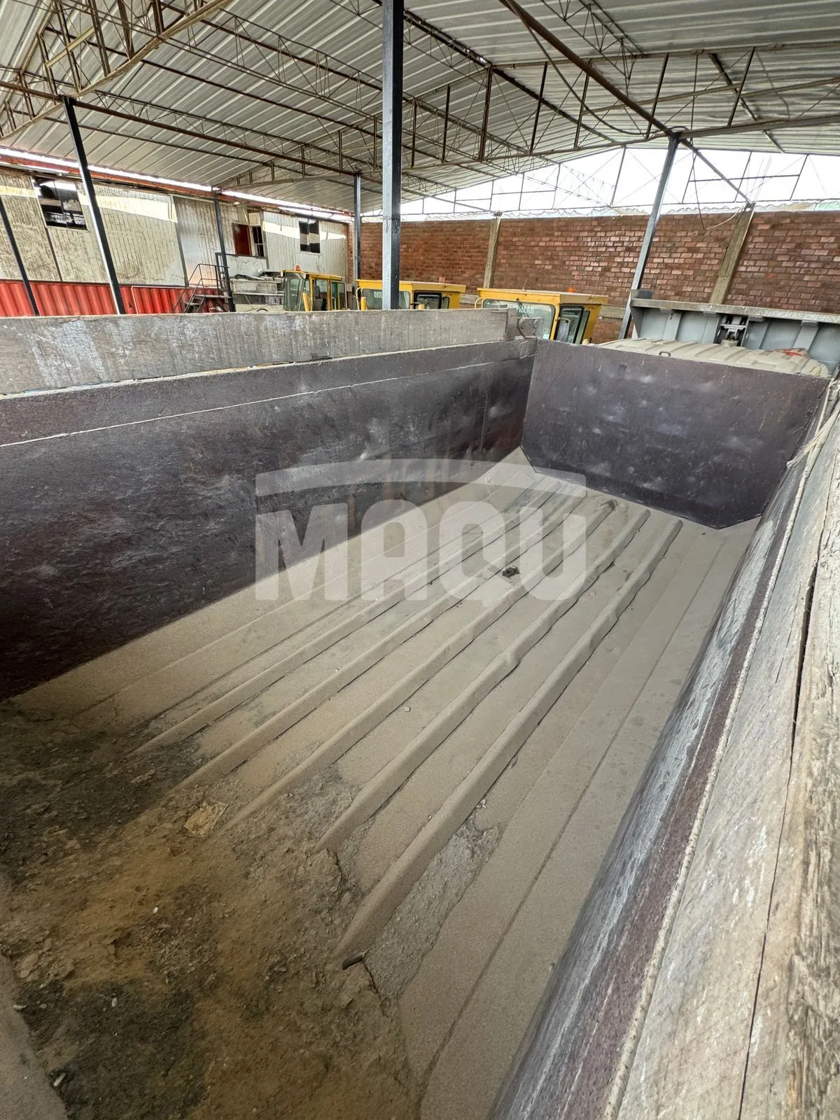 Volquete FOTON AUMANN (2013) - Foto # 4