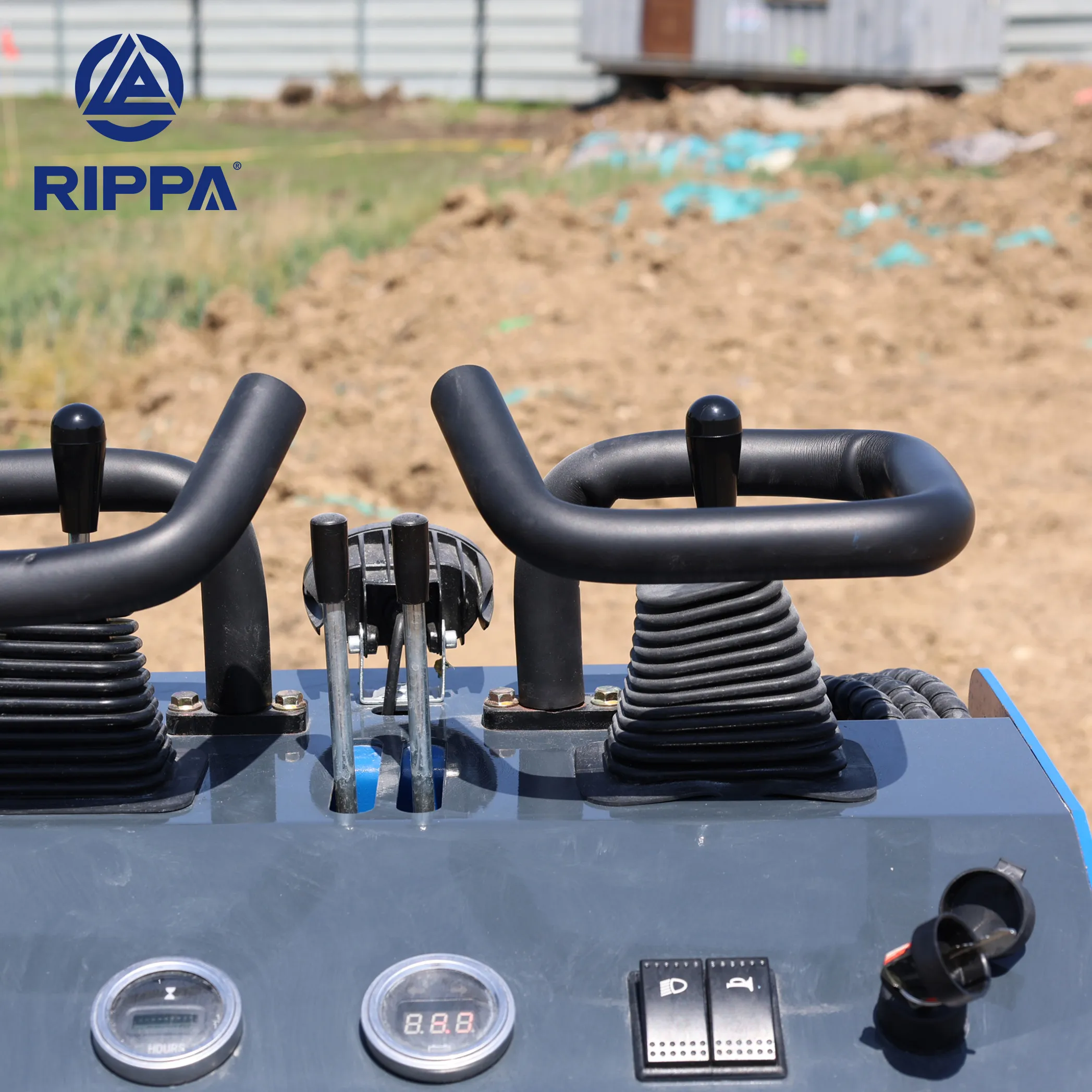 Minicargador RIPPA RS03 (2025)