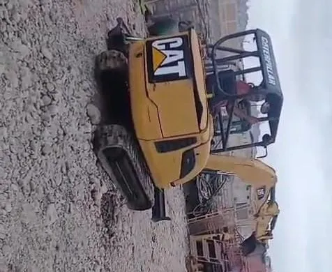 Miniexcavadora CATERPILLAR 302.5C (2012) - Foto # 2